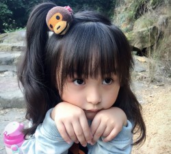 赏金女王的魅力:如何赢得客户的信任与支持